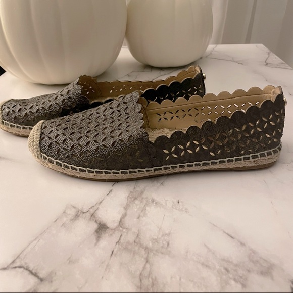 Michael Kors Alexis Perforated Espadrilles Size 6. - Picture 2 of 11